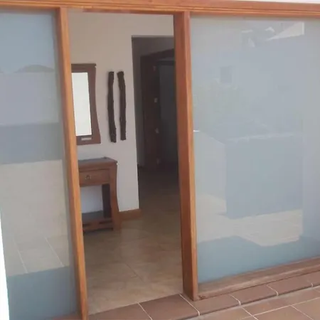 Yaiza Sleeps 6 Pool Wifi Villa *