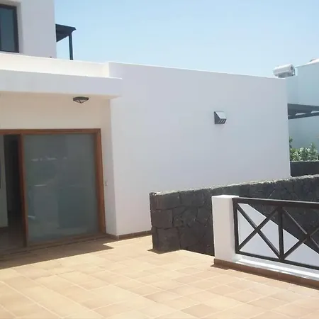 Yaiza Sleeps 6 Pool Wifi Villa *