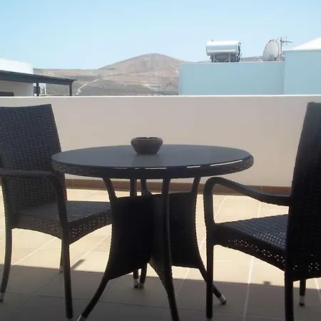 Villa Yaiza Sleeps 6 Pool Wifi