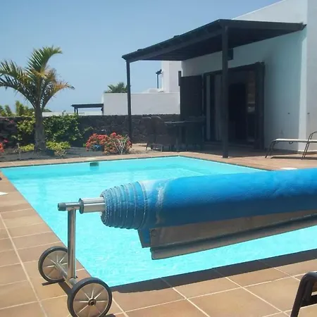 Villa Yaiza Sleeps 6 Pool Wifi *