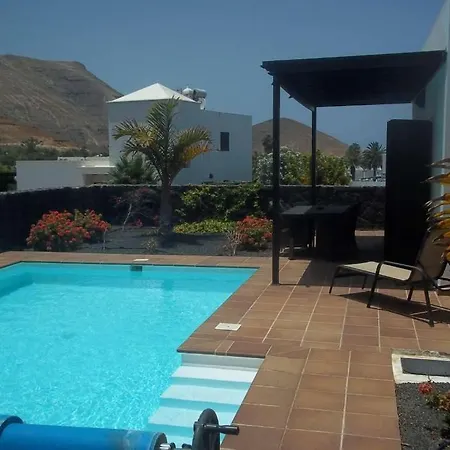 Villa Yaiza Sleeps 6 Pool Wifi Yaiza