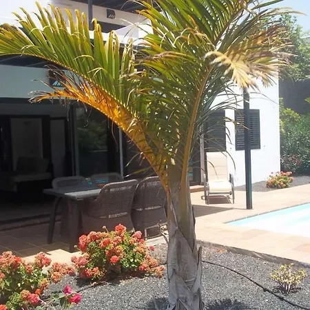 Villa Yaiza Sleeps 6 Pool Wifi *