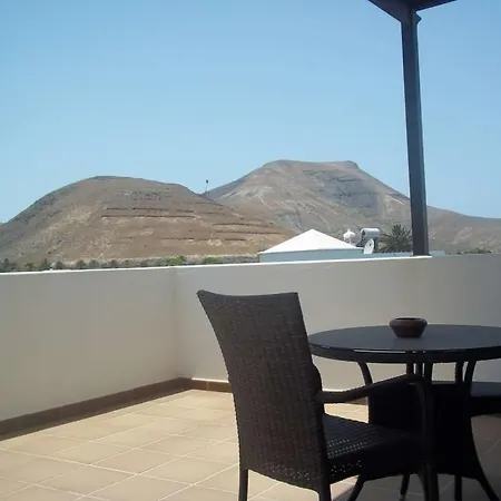 Yaiza Sleeps 6 Pool Wifi Villa