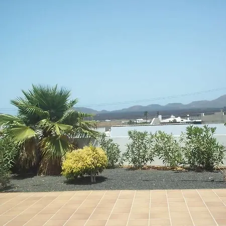 Yaiza Sleeps 6 Pool Wifi Villa